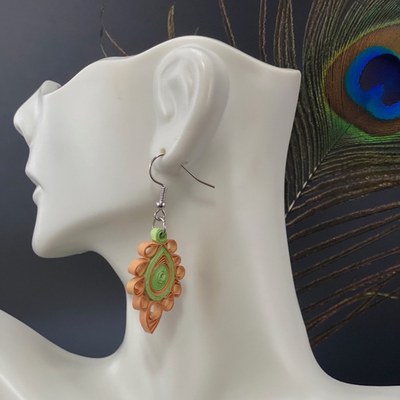 Paper Quilling Earrings - Picture 1 of 16
